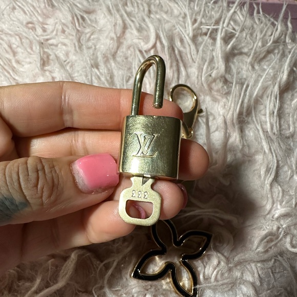 Louis Vuitton Padlock #333 ONLY - lock and Key 100% Authentic - Picture 3 of 7